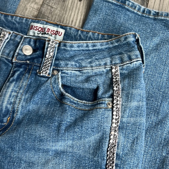 Stylish Bisou Mid-Wash Blue Jeans Size 6 wide leg - Picture 2 of 7